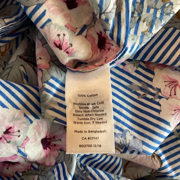 Talbots Button-Up Blouse Size Medium Top Floral Blue & White Pink - Picture 3 of 8